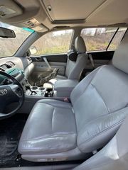 2012 Toyota Highlander SE - Interior Front Seat Image